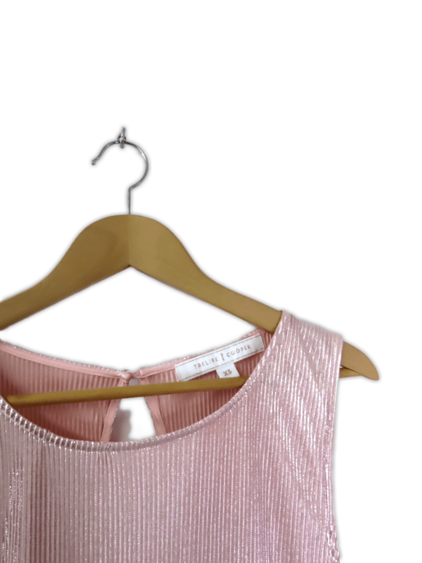 Pink Metallic dress, pleated all the way down. Light weight fabric featuring a keyhole button closure at the back and a high neckline at the front.