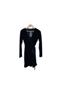 V-neckline wrap dress with long sleeves. XS